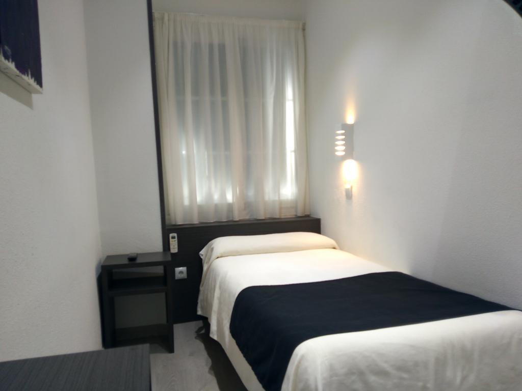 Hostal Dona Isabel Majadahonda Exteriér fotografie