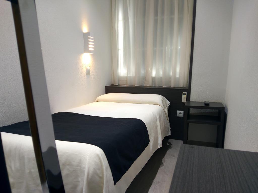 Hostal Dona Isabel Majadahonda Exteriér fotografie